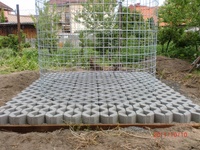 Untergrund unter den Holzschuppen 