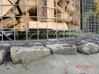 Untergrund unter den Holzschuppen 